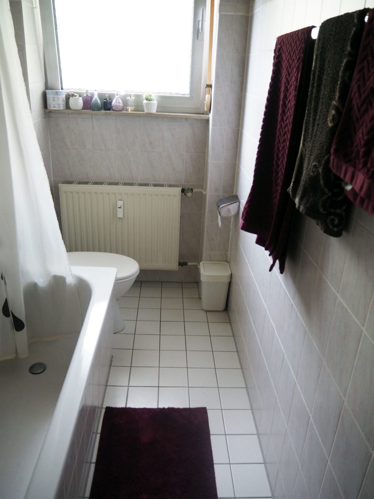 2017-09-skoen-och-kreativ-interior-badezimmer-update-how-to-style-a-small-bathroom (8)