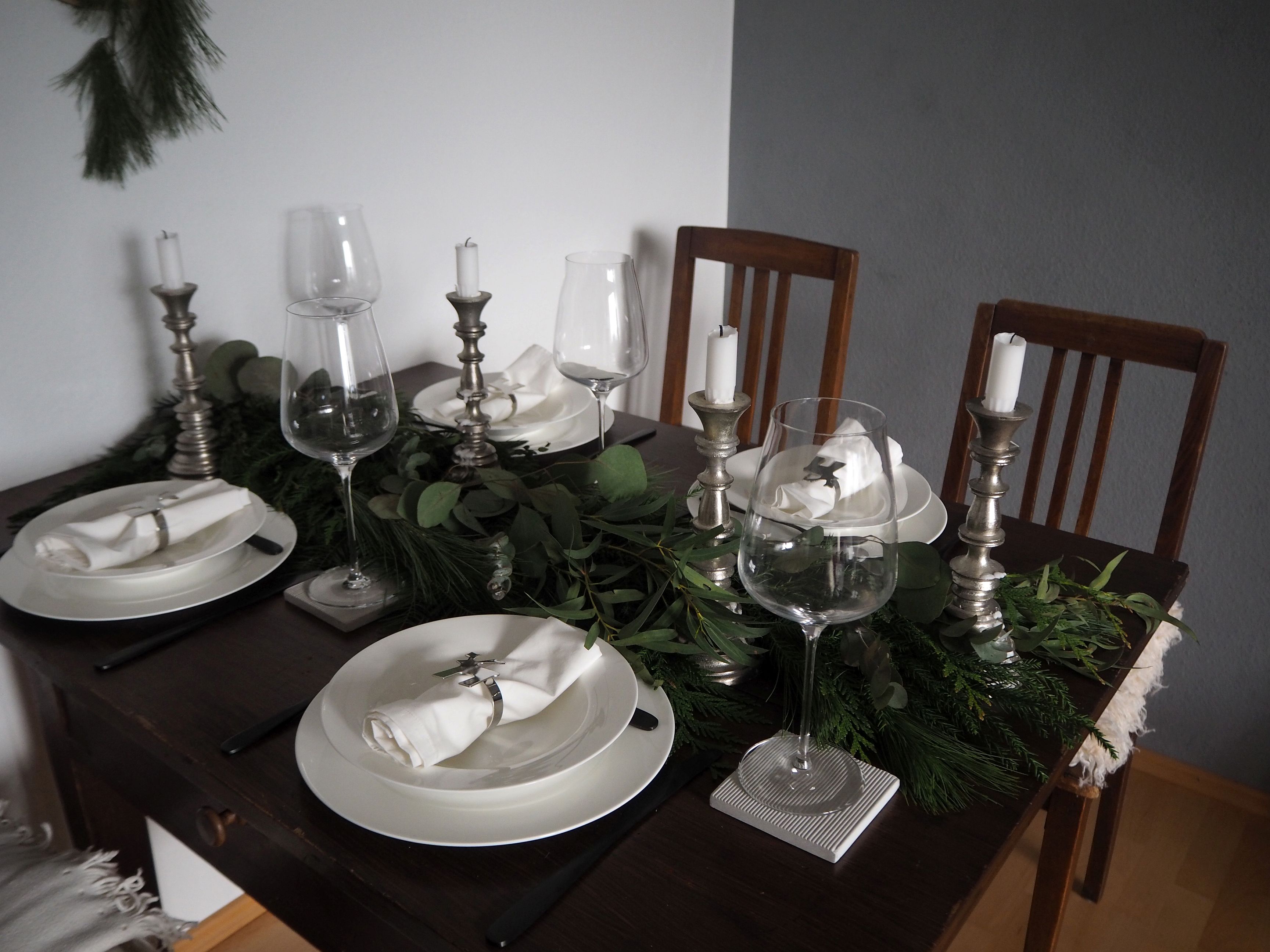 2017-12-skoen-och-kreativ-tischdeko-interior-schlichtes-skandinavisches-tablesetting-weihnachten (3)