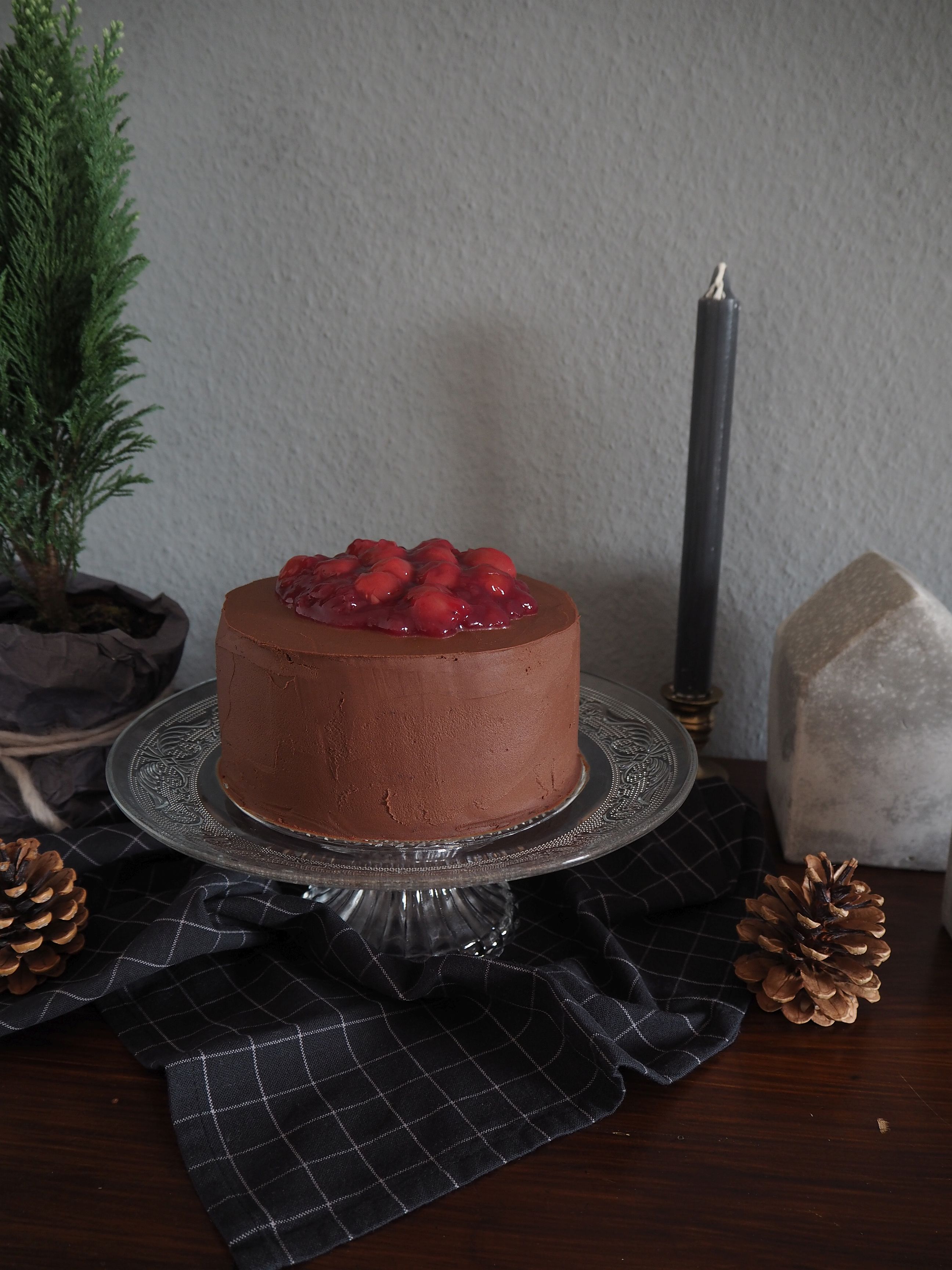 2017-12-skoen-och-kreativ-adventskalender-cookie-and-cake-love-chocolate-cherry-cake (2)